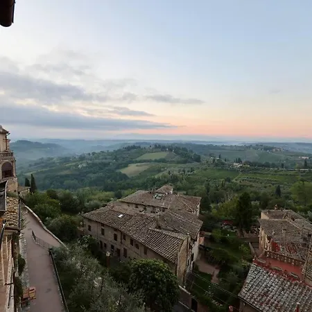 Apartment Lovely 2 Bedroom In Historic Center San Gimignano