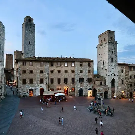 Apartment Lovely 2 Bedroom In Historic Center San Gimignano