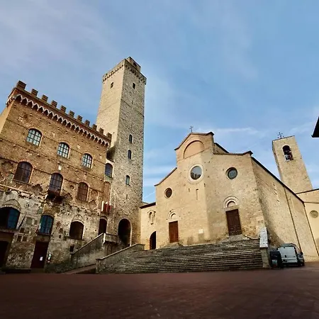Lovely 2 Bedroom In Historic Center San Gimignano