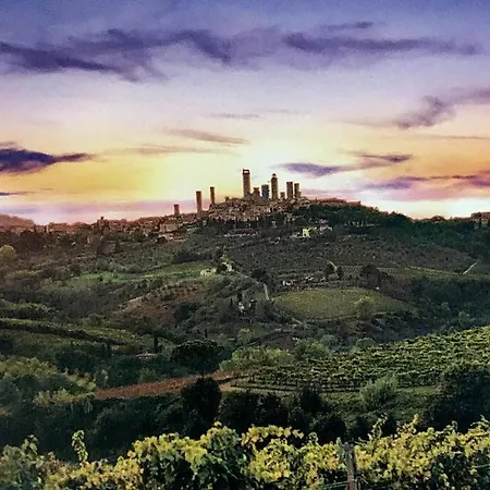 Lovely 2 Bedroom In Historic Center San Gimignano