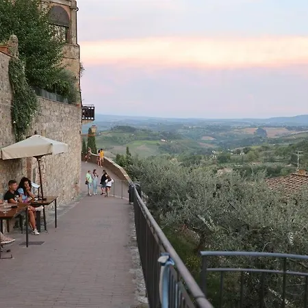 Apartment Lovely 2 Bedroom In Historic Center San Gimignano