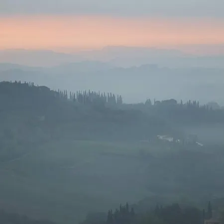 Lovely 2 Bedroom In Historic Center San Gimignano