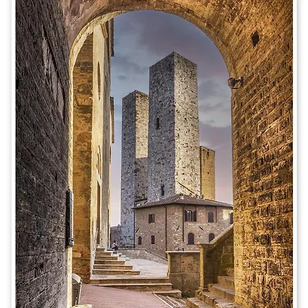 Lovely 2 Bedroom In Historic Center San Gimignano